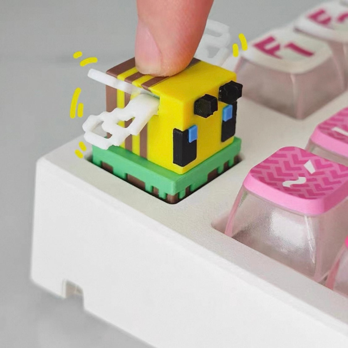 Pixel Bee Keycap
